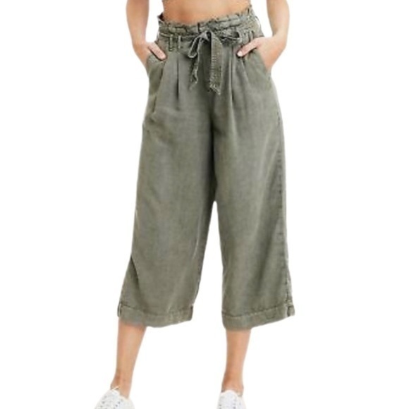 American Eagle Outfitters Pants - American Eagle Outfitters | High Waist Paper Bag Cropped Pants - Sage Green​